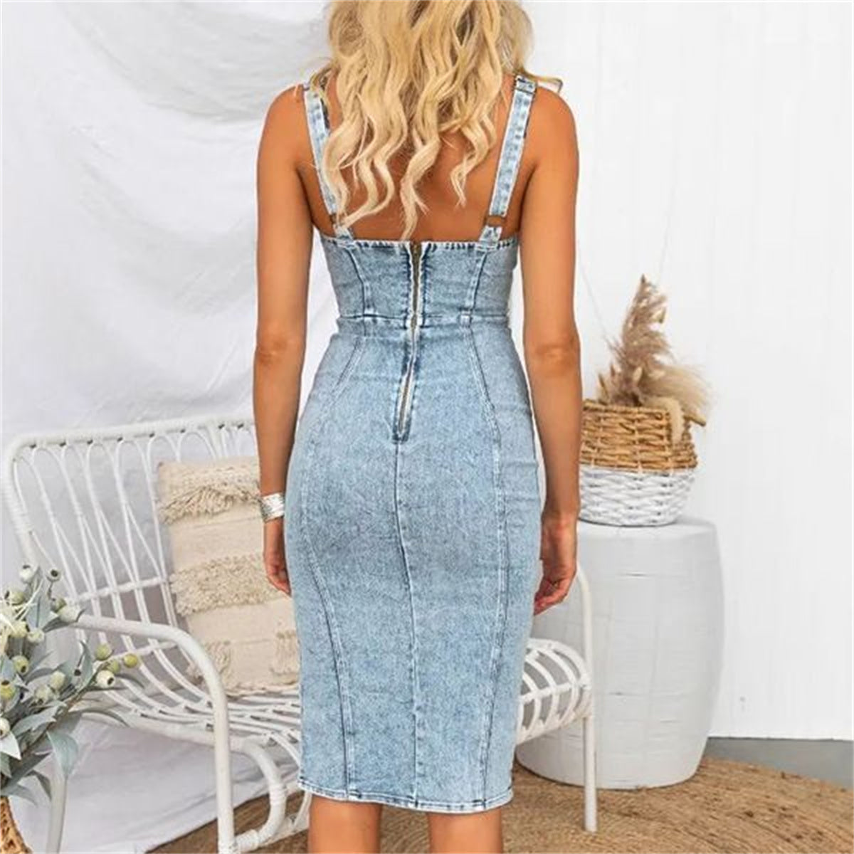 Denim Midi Jurk met Verstelbare Bandjes – Vrouwelijke Pasvorm, Veelzijdige Stijl & Rits aan de Voorkant